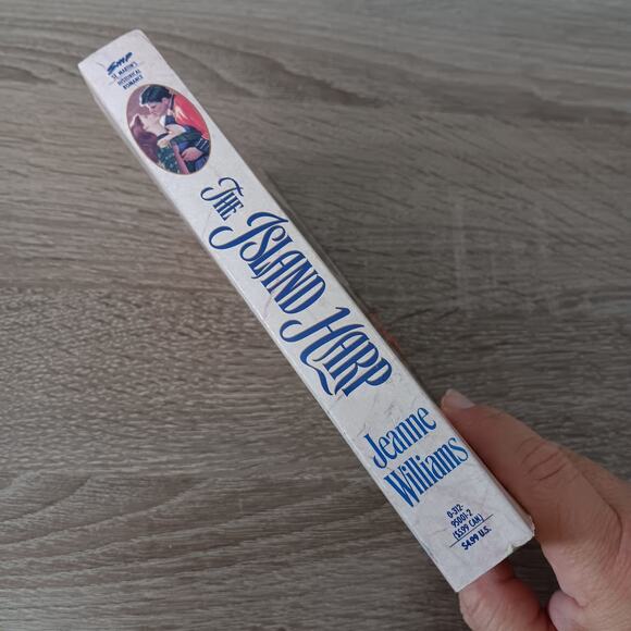 The Island Harp by Jeanne Williams Book Soft Cover Pre Owned - Picture 3 of 6